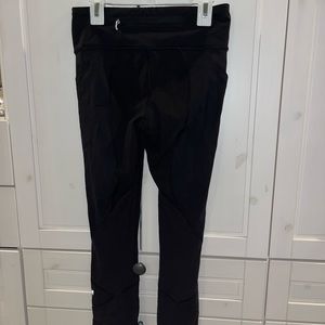 black lululemon leggings